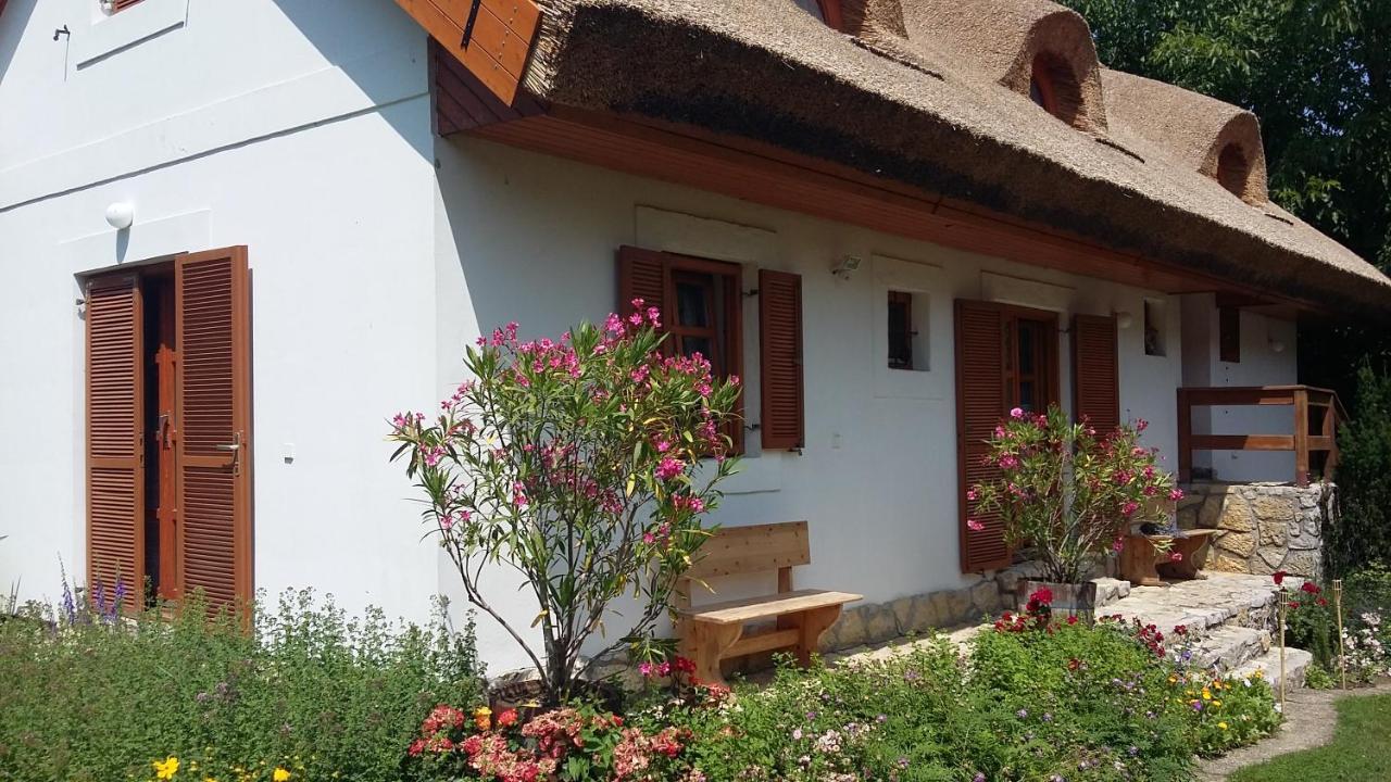 דירות סיגליגט Liliomfa Apartman מראה חיצוני תמונה